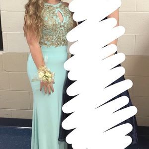 Loré prom dress.  FOR SALE.